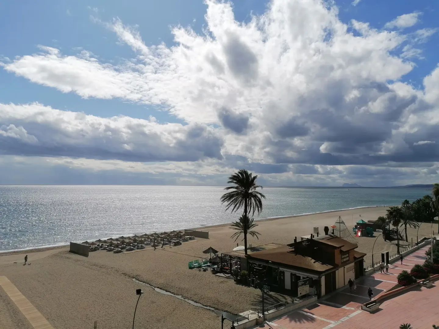 Estepona · Buitenruimte — before HostRev