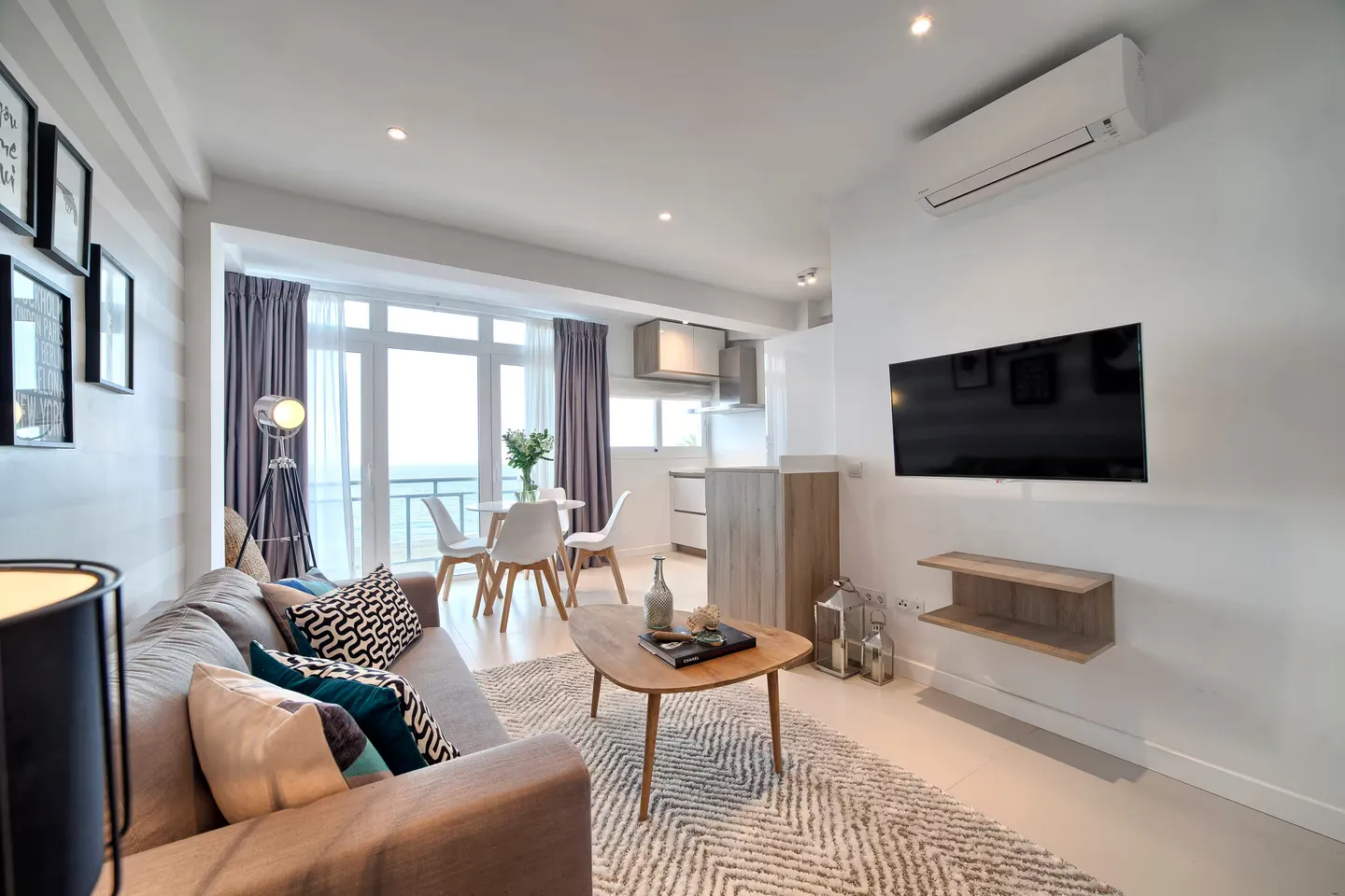 Estepona · Woonkamer — before HostRev