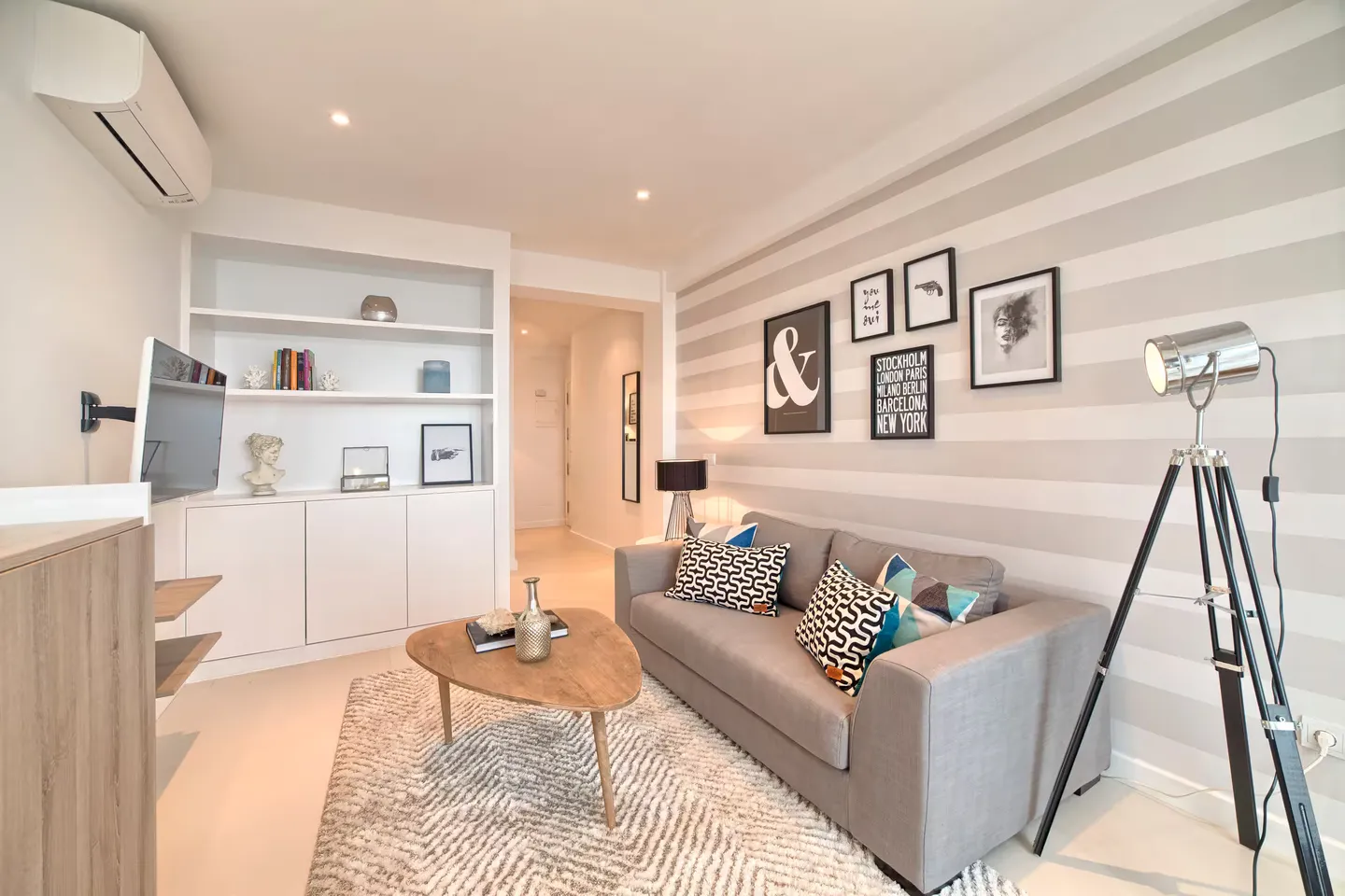 Estepona · Woonkamer — before HostRev