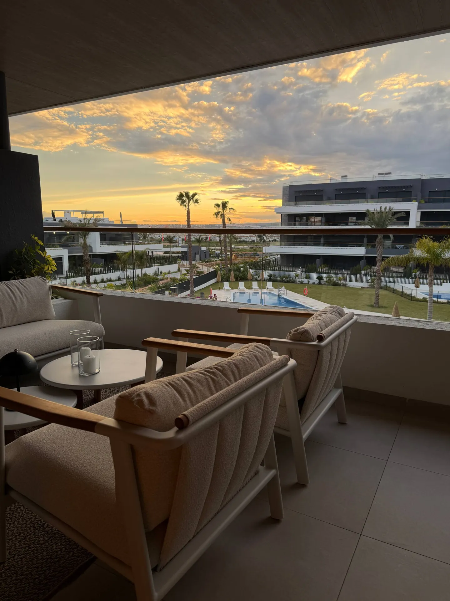 Torrevieja · Balkon — before HostRev