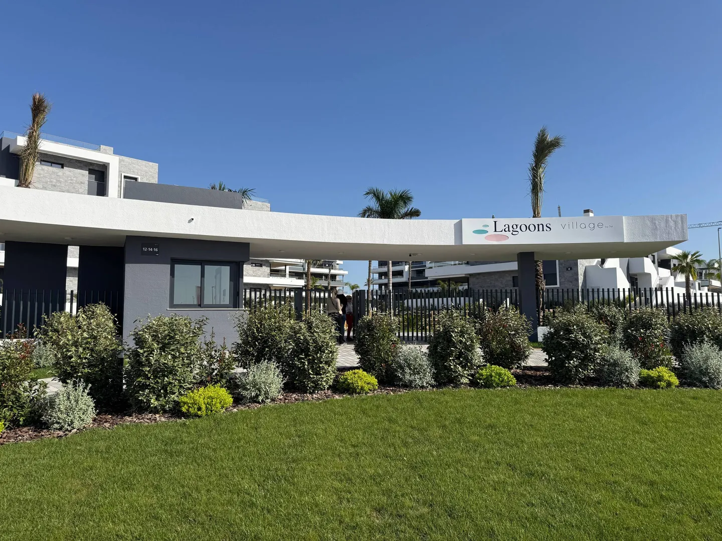 Torrevieja · Building complex — before HostRev