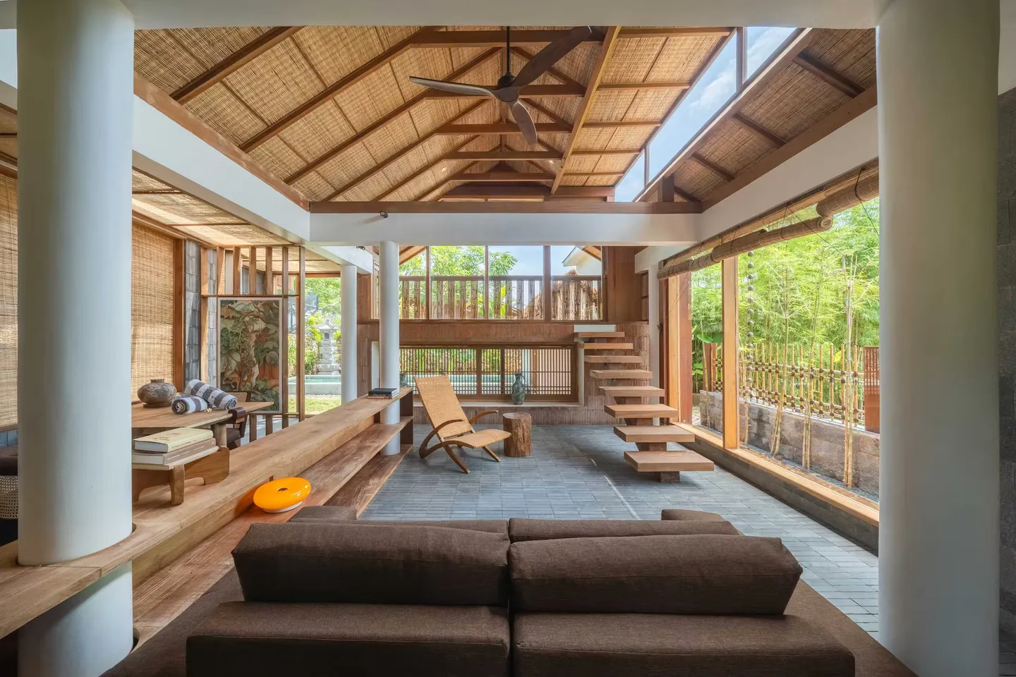 Nusa Lembongan · Living room — before HostRev