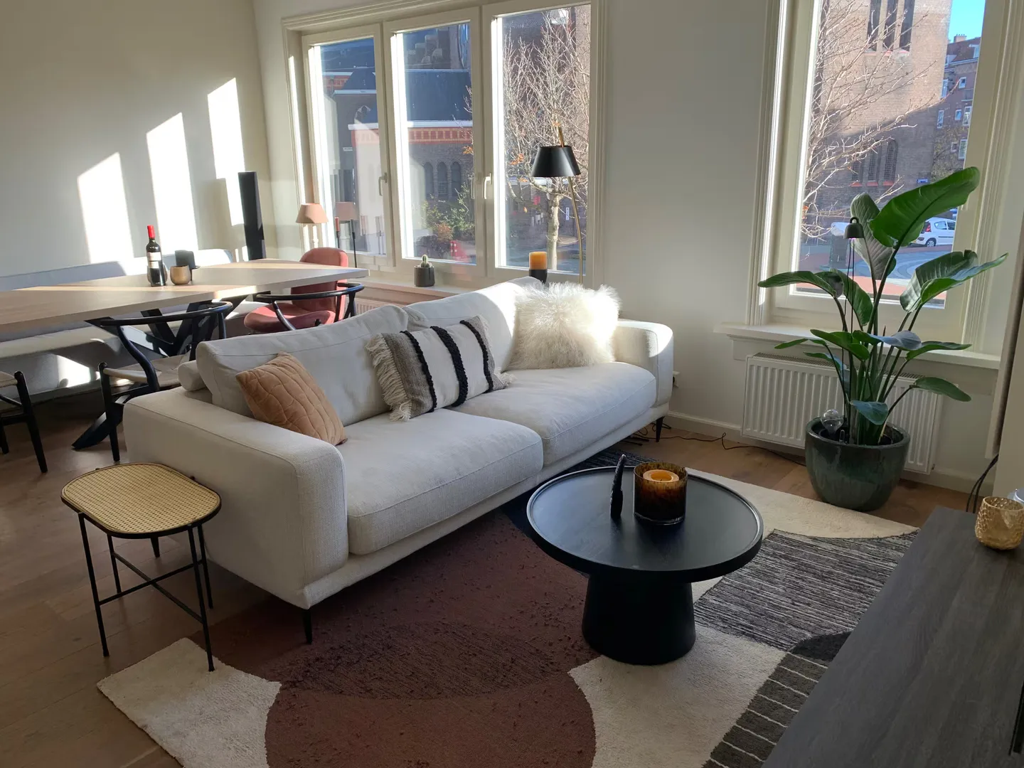 Amsterdam · Woonkamer — before HostRev
