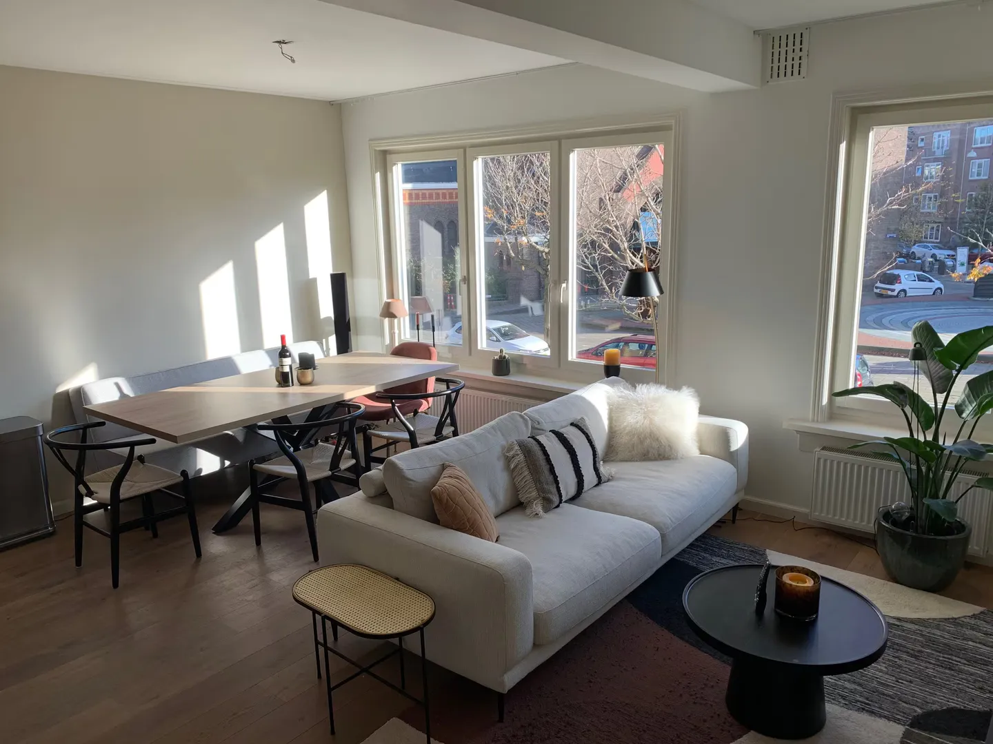 Amsterdam · Woonkamer — before HostRev
